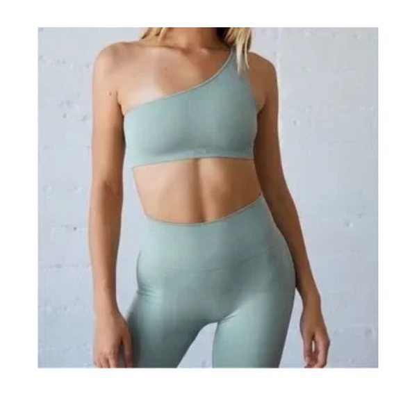 Set Active One Shoulder Set (Top and Leggings) Sz S - Picture 3 of 7